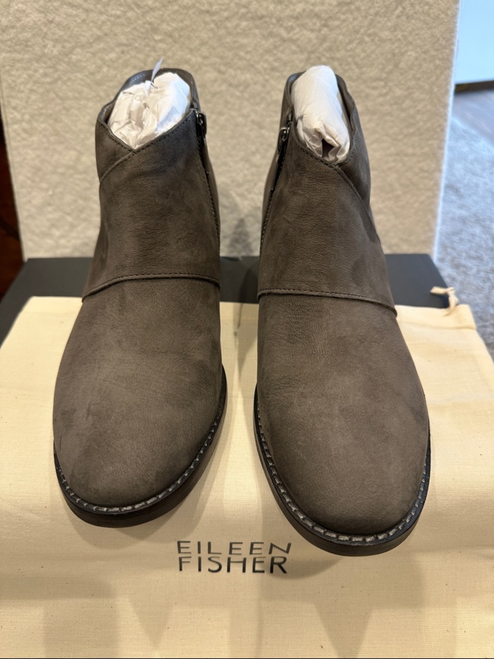 Eileen Fisher Rowan TN Graphite Nubuck Suede Ankle Booties Size 8 New